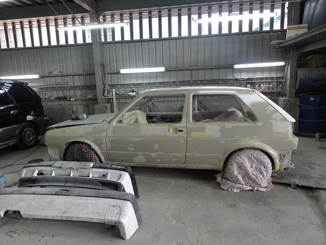 汽車鈑金烤漆維修前