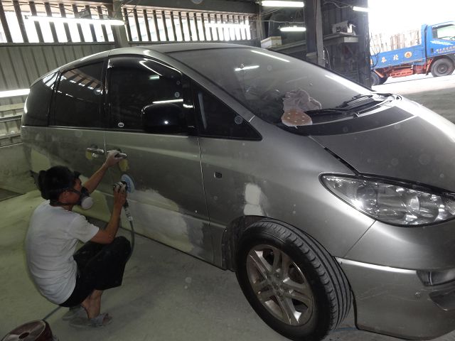 汽車板金烤漆完成