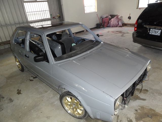 汽車板金烤漆中