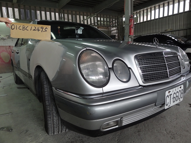 汽車鈑金烤漆維修前